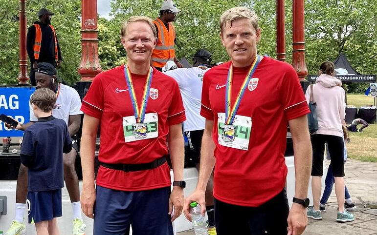 FORNØYDE. Brage og Håvard Wårheim Johansen var fornøyde med løpet, medaljene og opplevelsen i Greenwich Park Race i London.