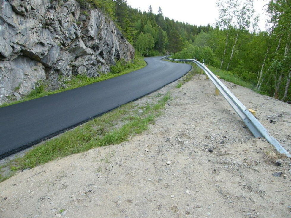 NY ASFALT. Det skal legges ny asfalt fra Storjord til Beiarfjellet i sommer.
 Foto: Jan Steen