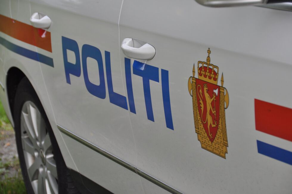 RYKKET UT. Politiet rykket ut da de fikk melding om at en kvinne lå i veibanen på Riksvei 80 ved Fauske kirke mandag kveld.