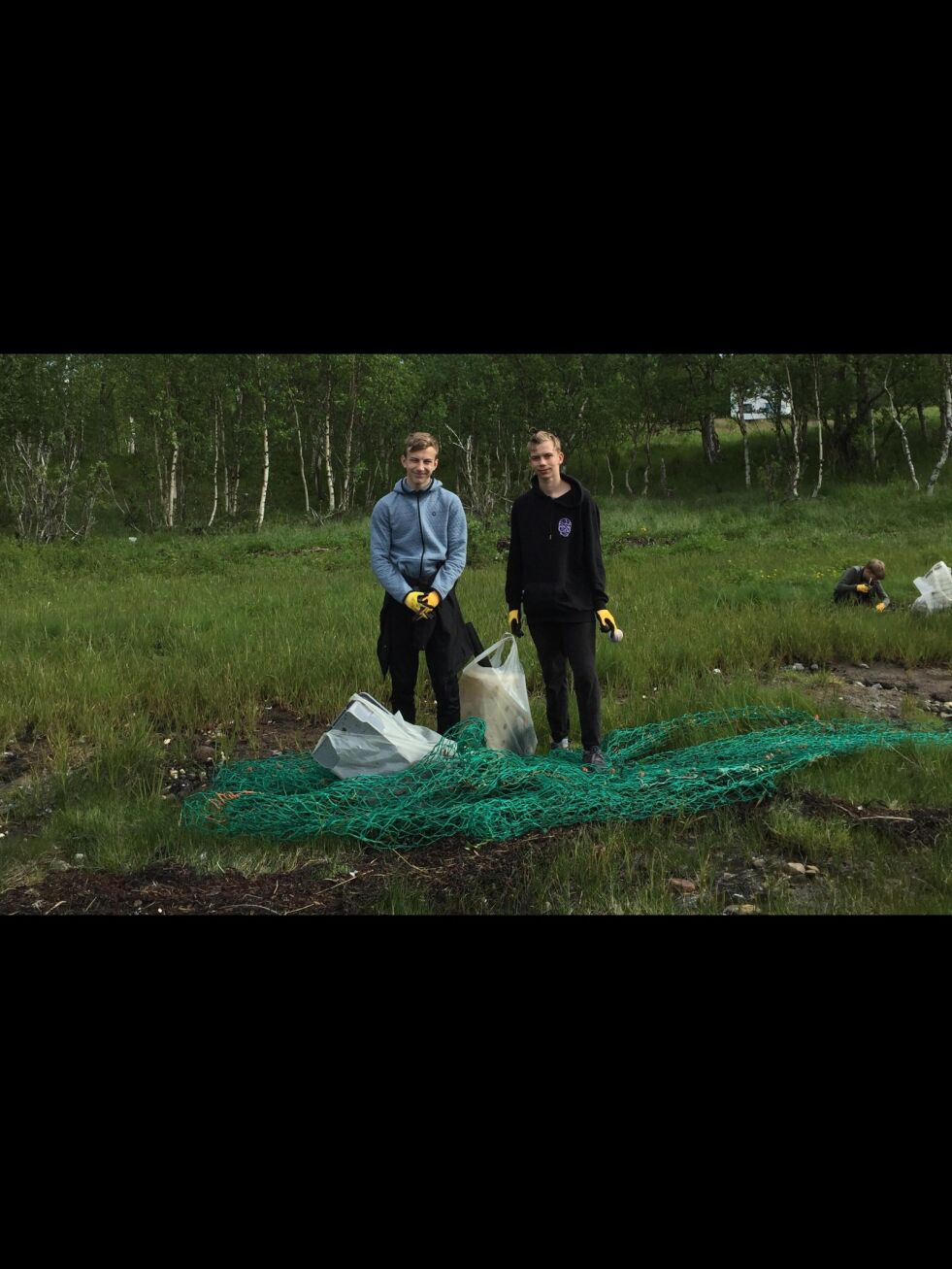 Skoleelevene fra Nordsia plukket søppel i Sagfjorden.
 Foto: Nordsia oppvekstsenter