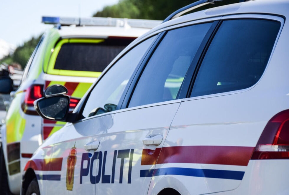 Politiet rykket ut til Sulitjelma lørdag formiddag.
 Foto: Tarjei Abelsen