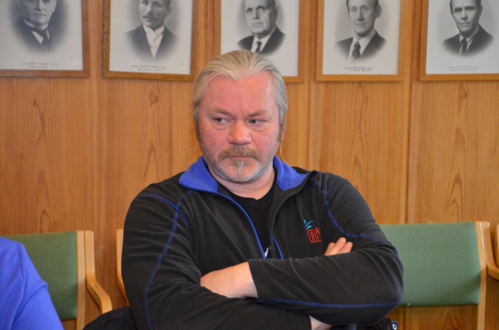 Ronny Sortland har forberedt en rekke spørsmål til torsdagens kommunestyre angående treningstider i Saltdalshallen.
 Foto: Sverre Breivik