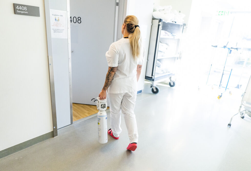 Sykepleiere er en av gruppene som Unio mener må få bedre lønn, for at lønnsgapet mellom kvinner og menn skal bli mindre.
 Foto: Håkon Mosvold Larsen / NTB