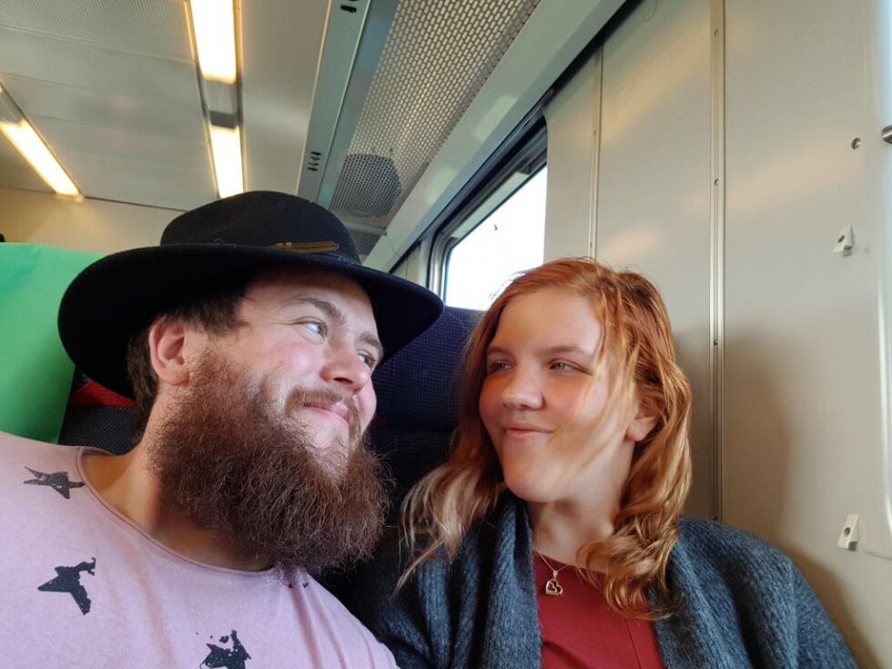 LIKTE Å REISE. Andreas Nyman og Andrea Solheim på tur til Tyskland på besøk til venner.
 Foto: privat