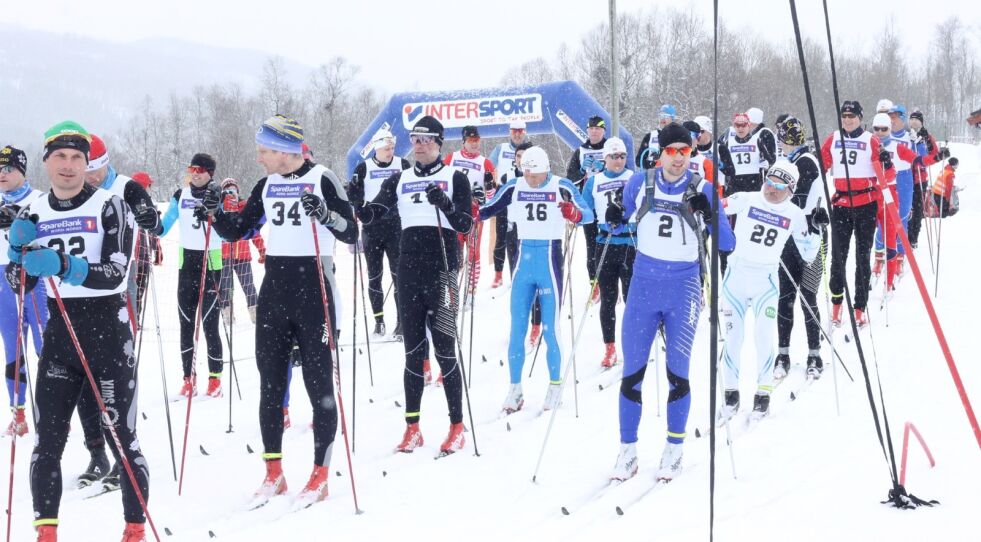 KONKURRANSEINSTINKT. De konkurrerende skigåerne sto klare til start med spenning i kroppen. Alle foto: Malin Solvoll Hansen