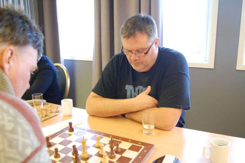 STORT. Kurt Arne Johnsen er en av fylkets beste sjakkspillere. I helgen spilte han sitt hittil beste parti.
 Foto: Stig Bjørnar Karlsen
