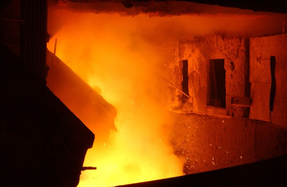 Høy temperatur i en smelteovn forårsaket brann på Elkem i morgentimene.
 Foto: Arkiv