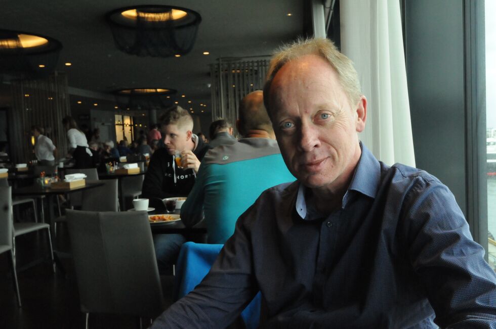 SNARVISITT. Torsdag var Jan Arild Ellingsen på snarvisitt i Bodø. Her er han i spisesalen på Scandic Havet hvor han hadde møte med BRUS-gjengen.
 Foto: Arild Bjørnbakk