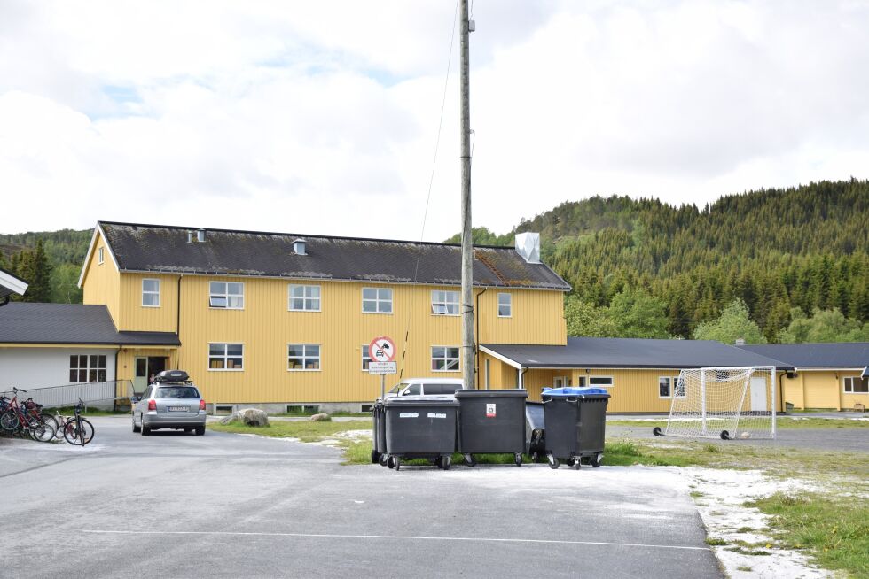 Røsvik skole er stengt fordi det er brudd på vannforsyningen.
 Foto: Eva S. Winther