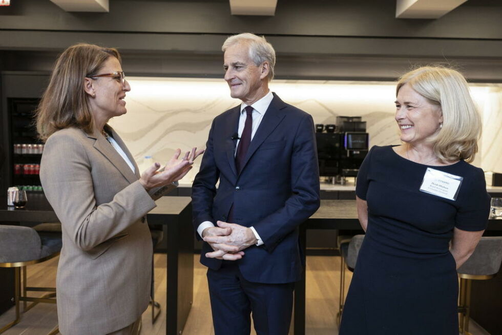 STATSMINSTER. Heidi Olufsen (t.h.) sammen med statsminister Jonas Gahr Støre og Doreen Harris, lederen for fornybarsatsingen i New York.
 Foto: Pontus Höök