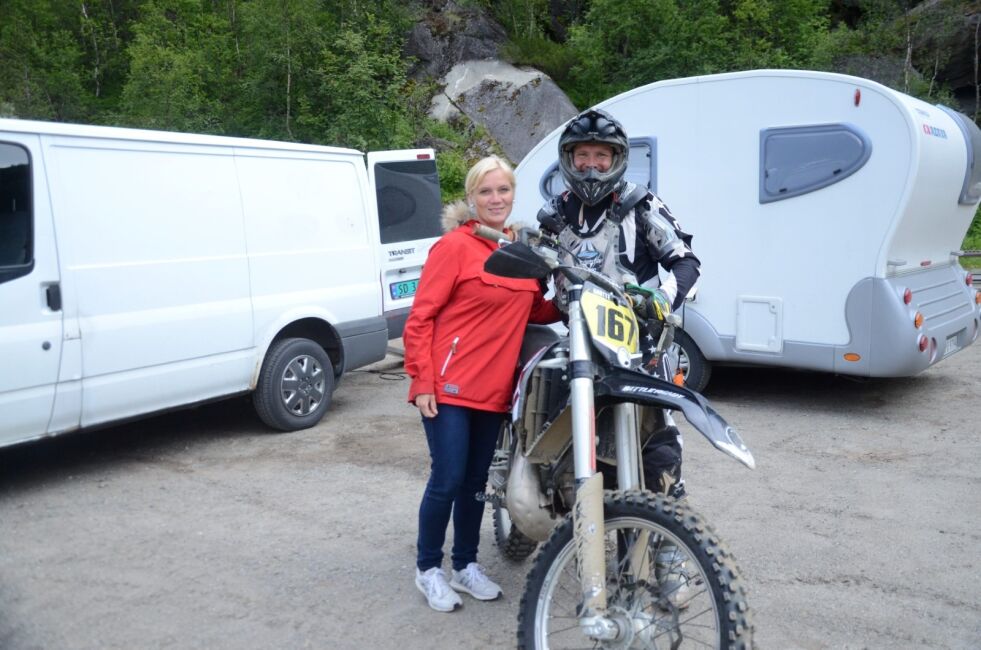 KOMBIFERIE. Lene Kristensen og Tore Grøtte kombinerer fottur i Rago med motocross-kjøring på ferien sin. Alle foto: Espen Johansen