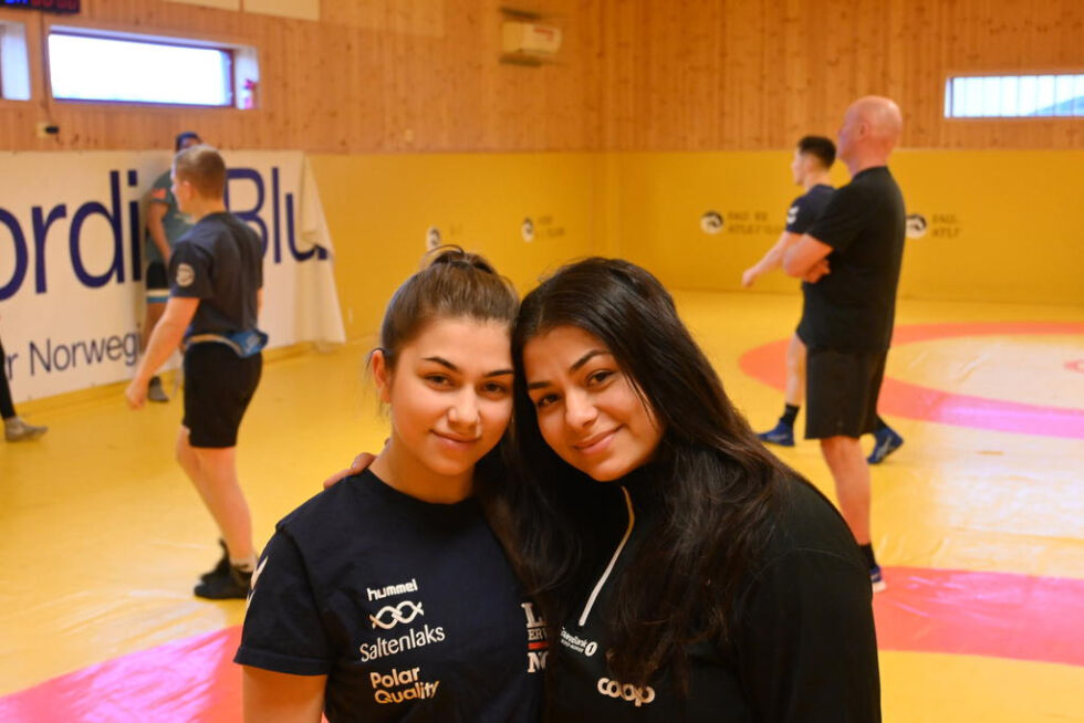 SØSTRE. Aida og Aniat Lachinova håper å kunne bryte godt foran hjemmepublikum på lørdag.
 Foto: Foto: Stig Bjørnar Karlsen