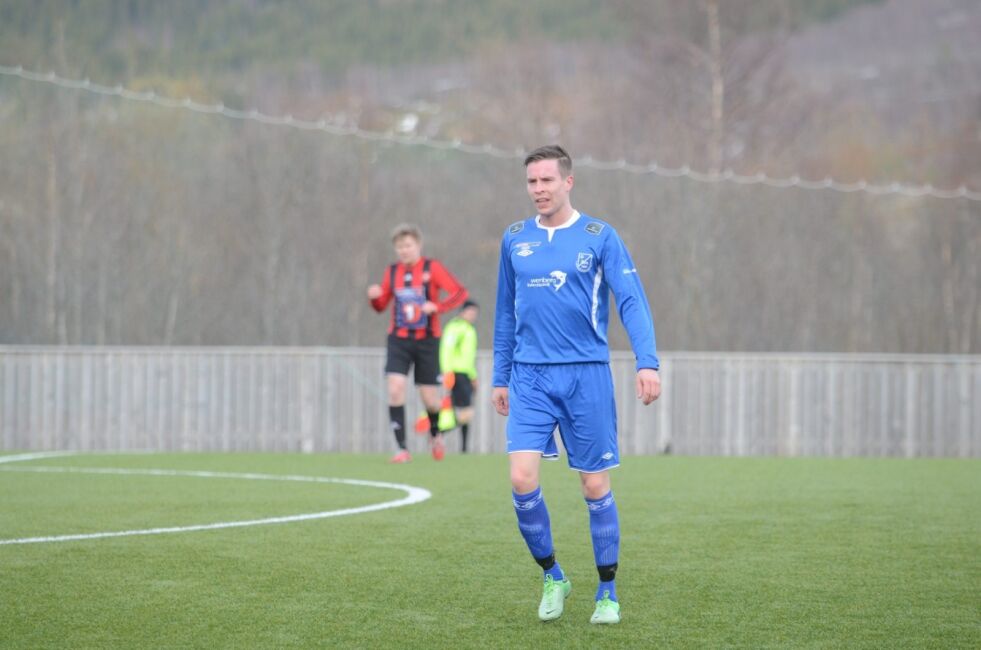 SCORET TO. Ken André Rossi scoret to mål for Sørfold FK mot Drag, men det holdt ikke til mer enn ett poeng. Foto: Espen Johansen