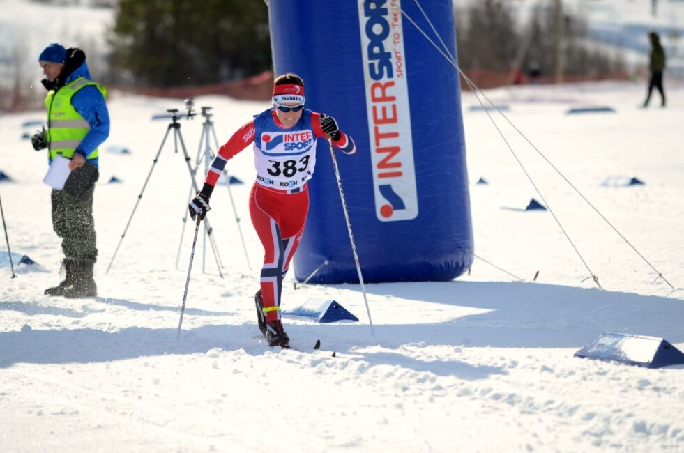 TOPPLØP. Ingrid Mathisen avsluttet Norgescupsesongen med et toppløp som ga andreplass i søndagens skiathlon i Harstad. Foto: Espen Johansen