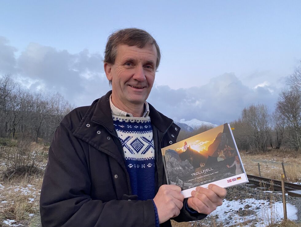 GIR UT BOK. Magne Myrvold gir ut boka «Trollfjell» basert på den gamle fortellingen om hvordan fjellene i landsdelen ble til.
 Foto: Maria Edvardsen