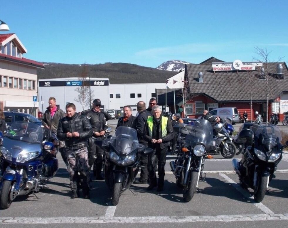FRA SALTEN. MC mot mobbing startet ut fra Fauske, og de rundt 70 motorsyklistene skulle til Bodø, hvor selve arrangementet fant sted.
 Foto: Bjørn Jonny Pettersen