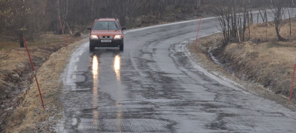 KOSMOVASSVEIEN. Fylkesvei 530 mellom Strømsnes og Fridal trenger sårt en opprusting. Arkivfoto: Sylvia Bredal