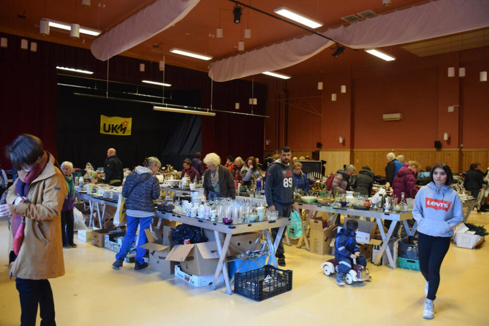 FULLT HUS. Loppemarkedet på Straumen er et populært arrangement. Her fra høsten 2019, da det sist ble arrangert.
 Foto: Eva S. Winther