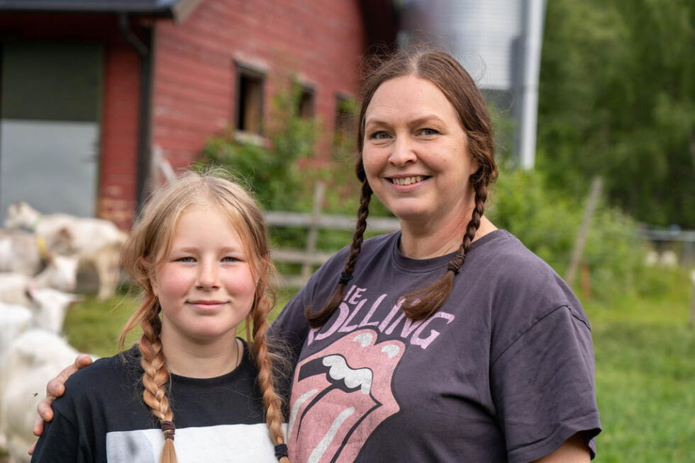 BUDEIER. Hege Hemminghytt og datteren Josefine bruker sommeren sin på å passe på geiter. Alle foto: Anita Sjåvik