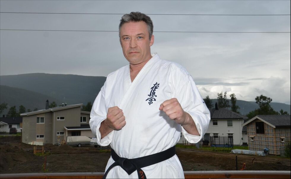 STARTER OPP. Willem Klip vil gi barn og unge i Saltdal et tilbud innenfor karate fra høsten. Foto: Sverre Breivik