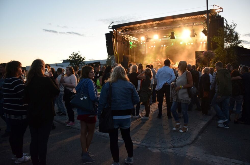I august 2018 blir første utgave av den nye festivalen «Gata» på Fauske. Her fra Fauske i fest nede i sentrum.