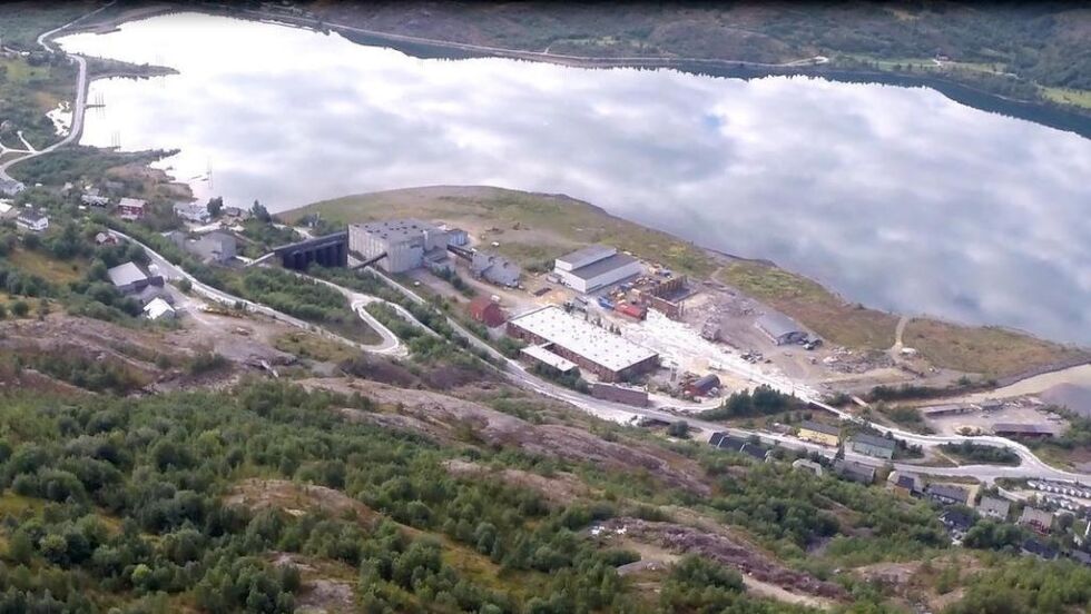 SØKER OM LOV. Nye Sulitjelma gruver søker nå om utslippstillatelse. Her er et flyfoto over Sandnes i Sulis.
 Foto: Nordland fylkeskommune