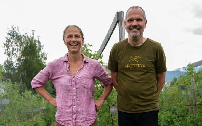 VANT VELFORTJENT PRIS. Borghild Wingan og Anders Wold har skapt en unik opplevelsespakke for de som besøker Bjørklund gård.
 Foto: Anita Sjåvik