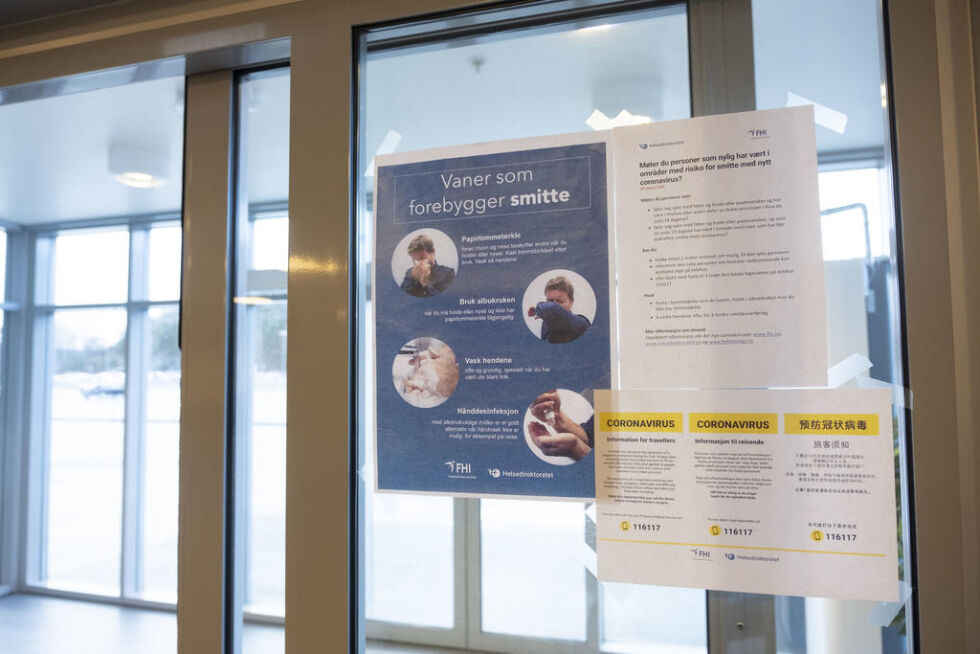 GJELDER FORTSATT. De kjente plakatene med «vaner som forebygger smitte» er kanskje ikke like synlige lenger, men fortsatt gjelder mange av de samme rådene.
 Foto: Tor Erik Schrøder / NTB