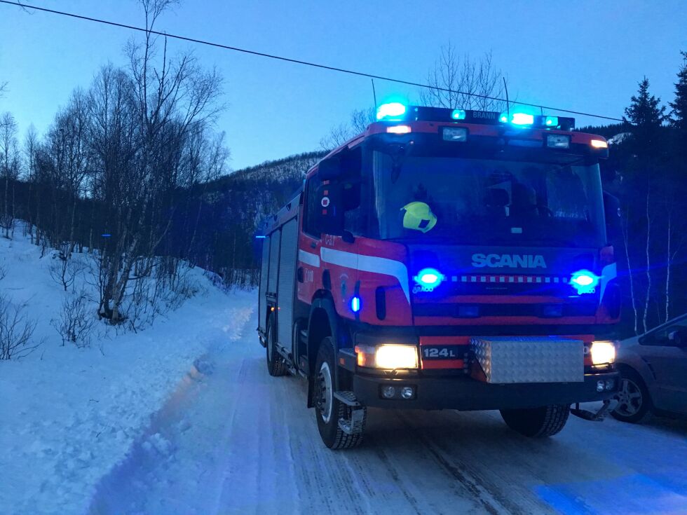 TIL STORJORD. Brannvesenet i Saltdal  har rykket ut til en hyttebrann på Storjord. Arkivfoto: Helge Simonsen
 Foto: Helge Simonsen
