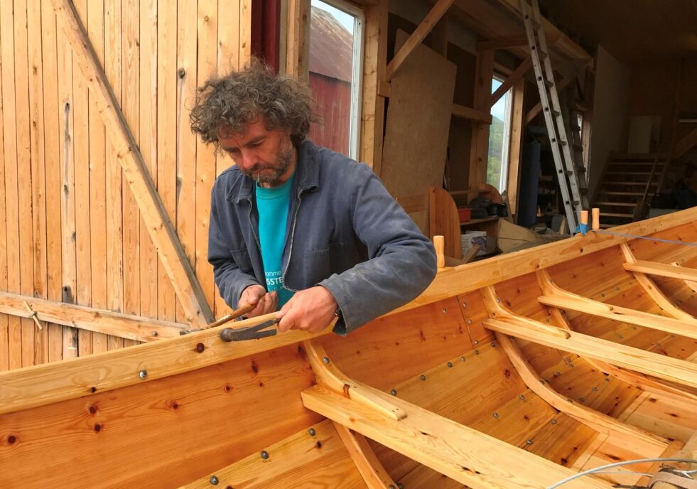 KLASSE-BÅTER. Båtbygger Kai Linde har fått penger til å bygge et klassesett av Nordlandsbpter som skal brukes av ungdomsskolene i Salten. Foto: Frank Øvrewall