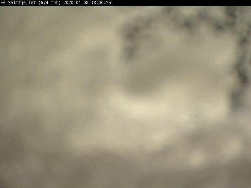 Det er kuling på Saltfjellet og ikke stort å se på kameraet.
 Foto: webkamera