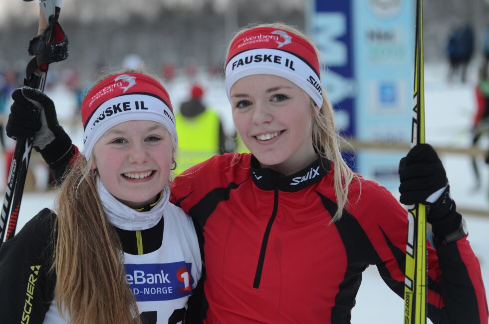 KM i MOSJØEN. Maja Alstad-Larsen (t.v.) og Andrea Karoline Holmstrøm kom på henholdsvis tredje og førsteplass i Jenter 15 under KM i sprint i Mosjøen i helga.
 Foto: Espen Johansen