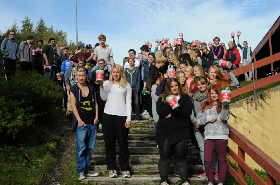 GODT RESULTAT. Tiende trinn ved Vestmyra skole tok et skikkelig tak under innsamlingen for demenssaken. Foto: Sindre Groven