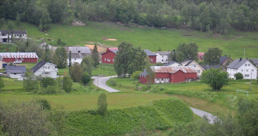 SKUFFET. To av naboene til det nye sauefjøset i Vik er skuffet over politikerne i Saltdal fordi klagen deres ikke ble tatt til følge. Alle foto: Sverre Breivik