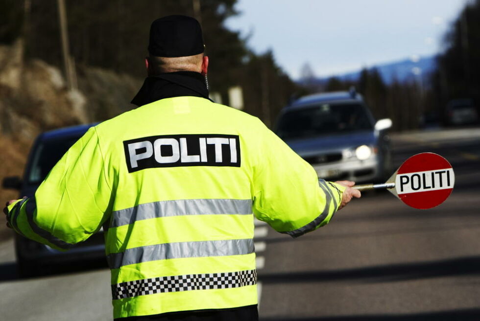 FØLGER MED. Politiet hadde promillekontroll i Saltdal søndag.
 Foto: NTB
