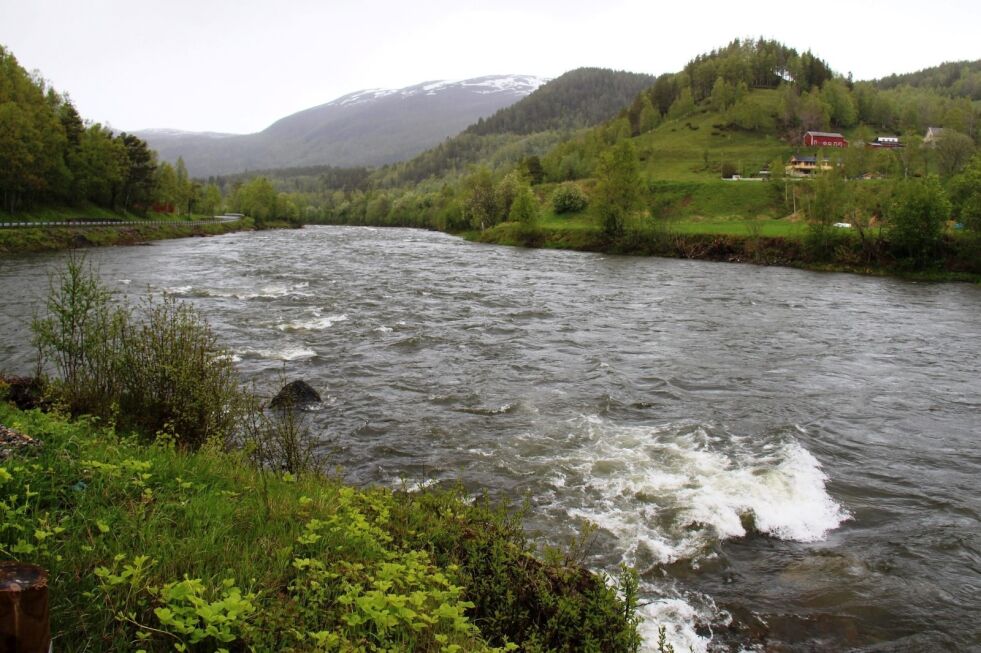 FÅR SAMISK NAVN. Beiarelva sett fra Os Jarfallet, har det foreløpige samiske navnet Bájddárjåhkå.