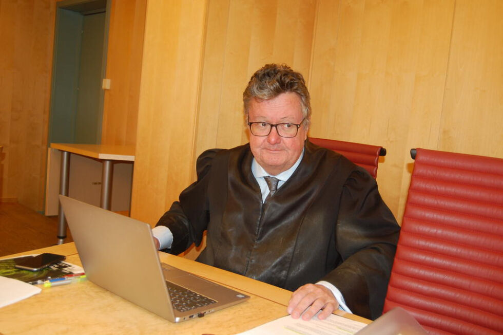 FORSVARER. Mannens forsvarer Tor Haug sier at hans klient ikke erkjenner straffskyld på noen av tiltalepostene.
 Foto: Stig Bjørnar Karlsen