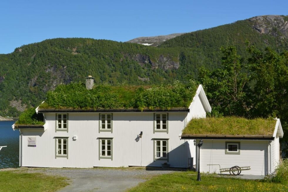 POPULÆR. Dette nordlandshuset med torv på taket på Hoset ble solgt for over tre millioner kroner.
 Foto: Ole Kristian Andreassen