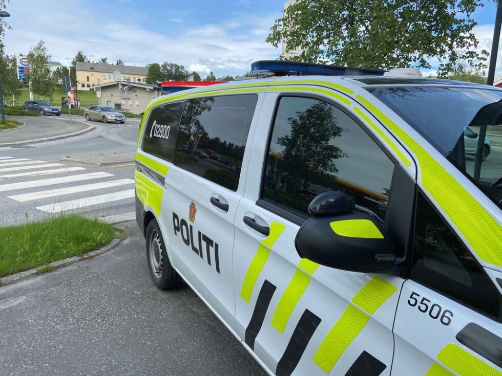 I RO. På Fauske som andre steder i Indre Salten og Nordland har politiets uniformerte biler stått i ro natt til i dag, mandag.
 Foto: Kenneth Strømsvåg
